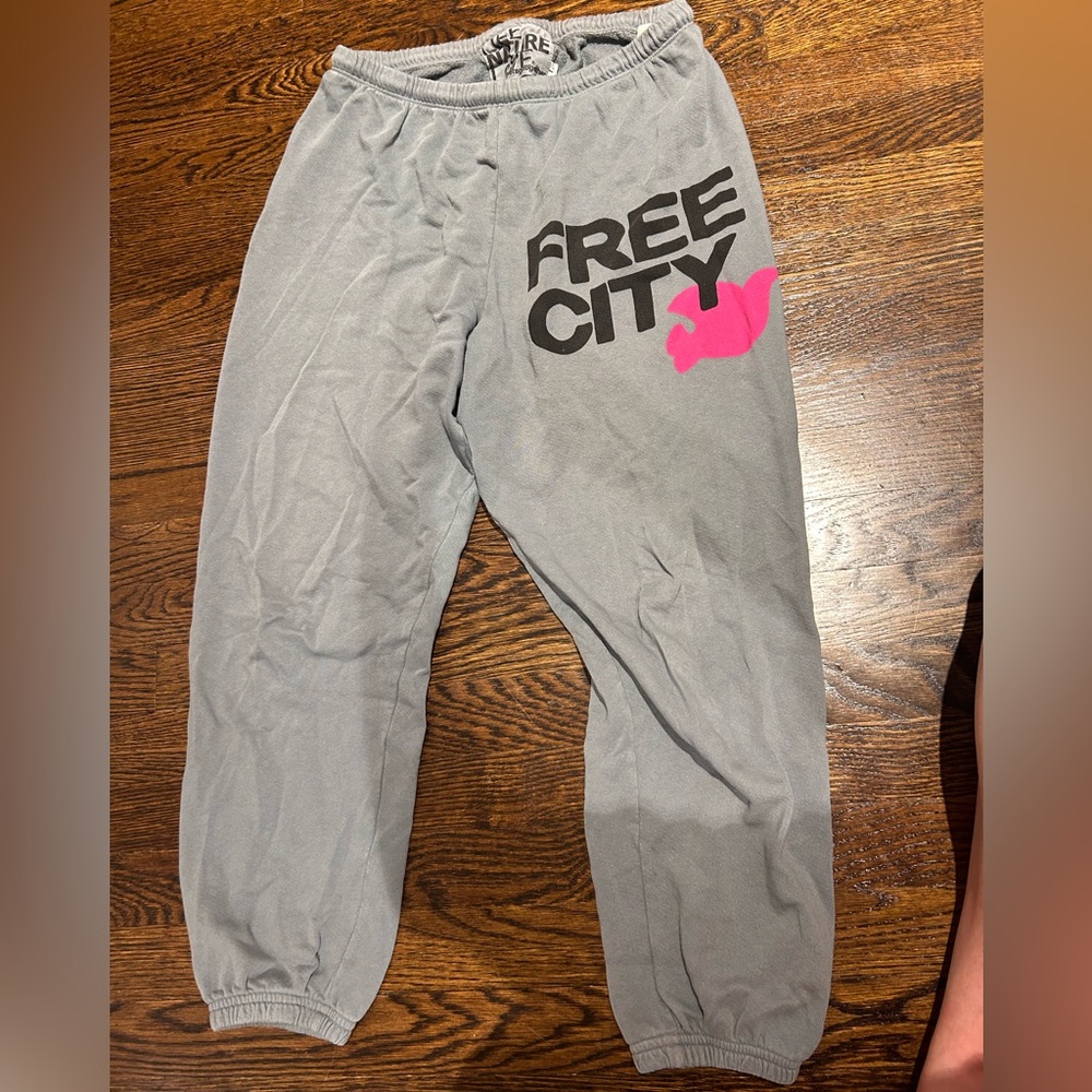 Free city sweatpants